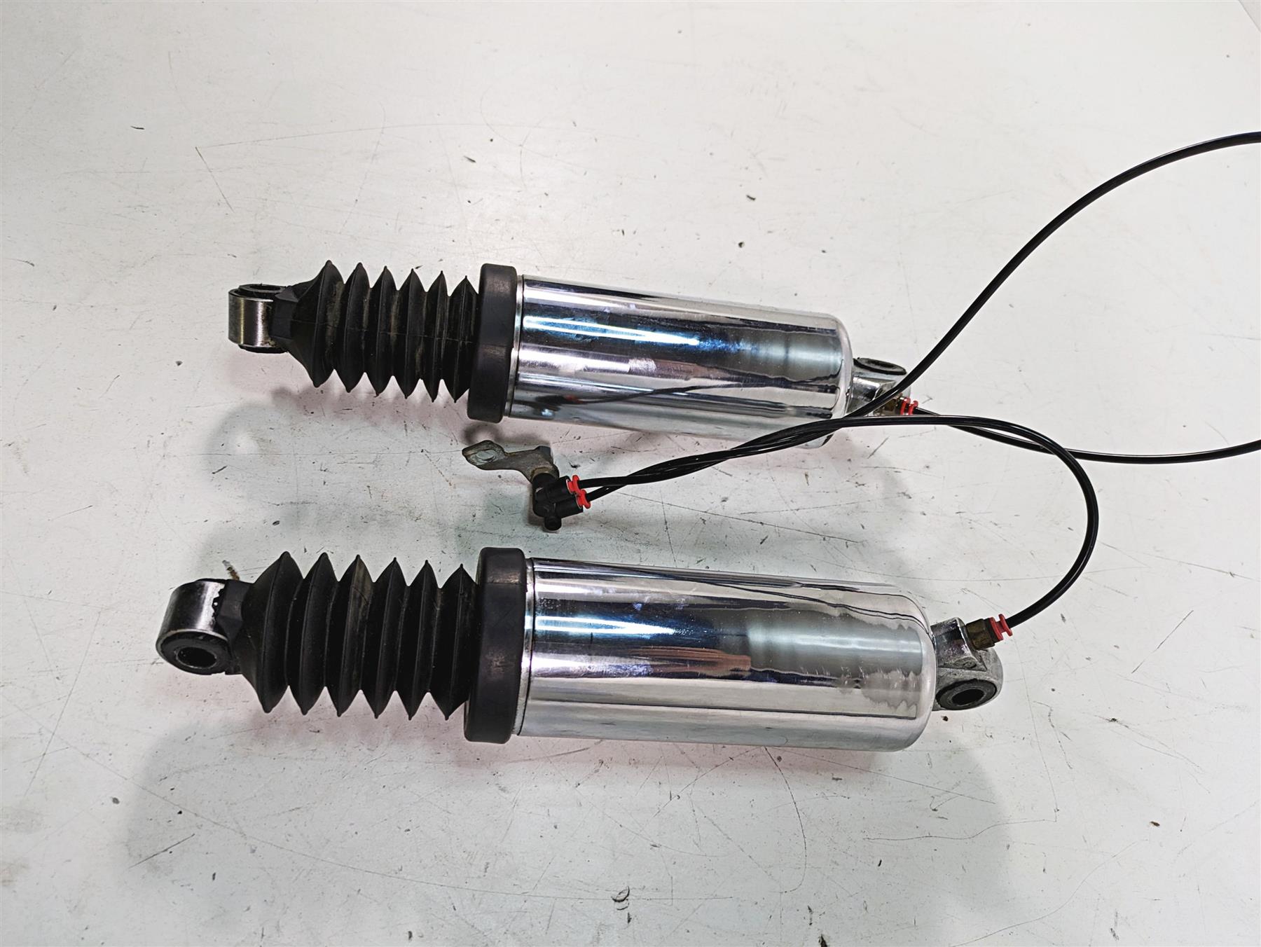 2008 Harley FLHTCU Electra Glide Rear Chrome Air Shock Damper 12" Set {{ shop.shopifyCountryName }} - Mototech271