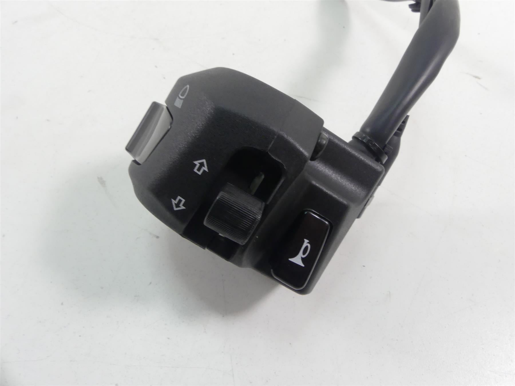 2019 Moto Guzzi V7 III Stone 750 Left Hand Light Control Switch domino 2D000307 {{ shop.shopifyCountryName }} - Mototech271