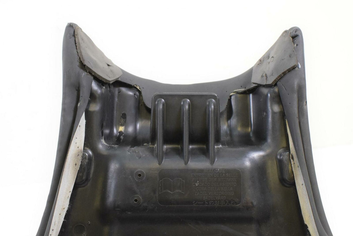 2009 Triumph Daytona 675 Front Rider Driver Seat Saddle T2306402 {{ shop.shopifyCountryName }} - Mototech271