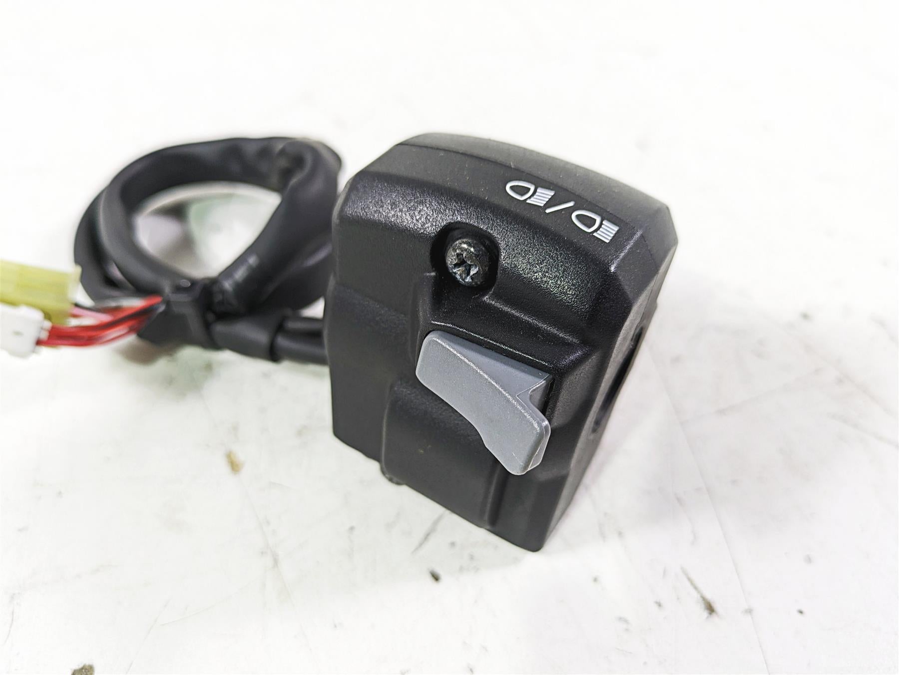 2020 Triumph Street Scrambler 900 Left Hand Control Switch T2042241 {{ shop.shopifyCountryName }} - Mototech271