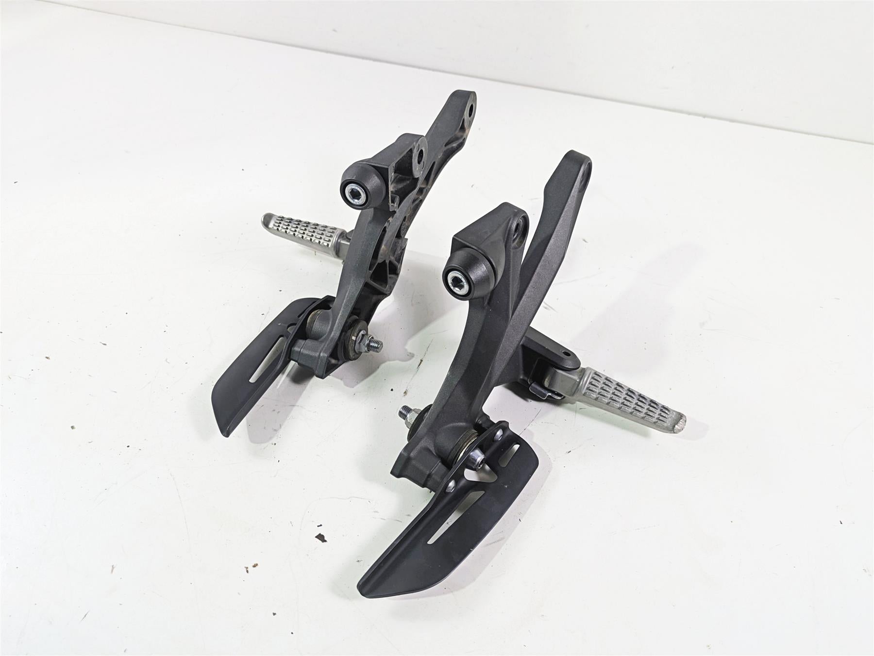 2023 Kawasaki ZX1400 ZX14R Ninja Rear Passenger Foot Peg Set 35063