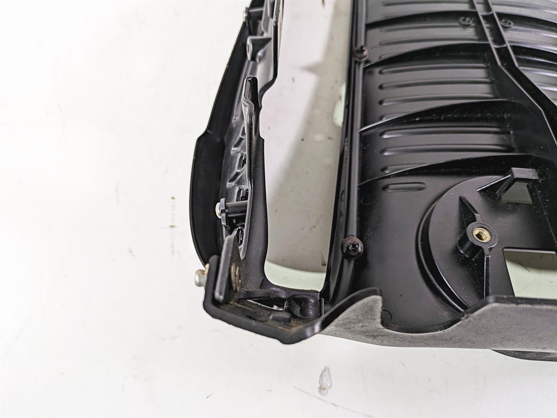 2013 Harley VRSCDX Night Rod Sp Radiator Center Cover Fairing 26813-08A 26788-08 {{ shop.shopifyCountryName }} - Mototech271