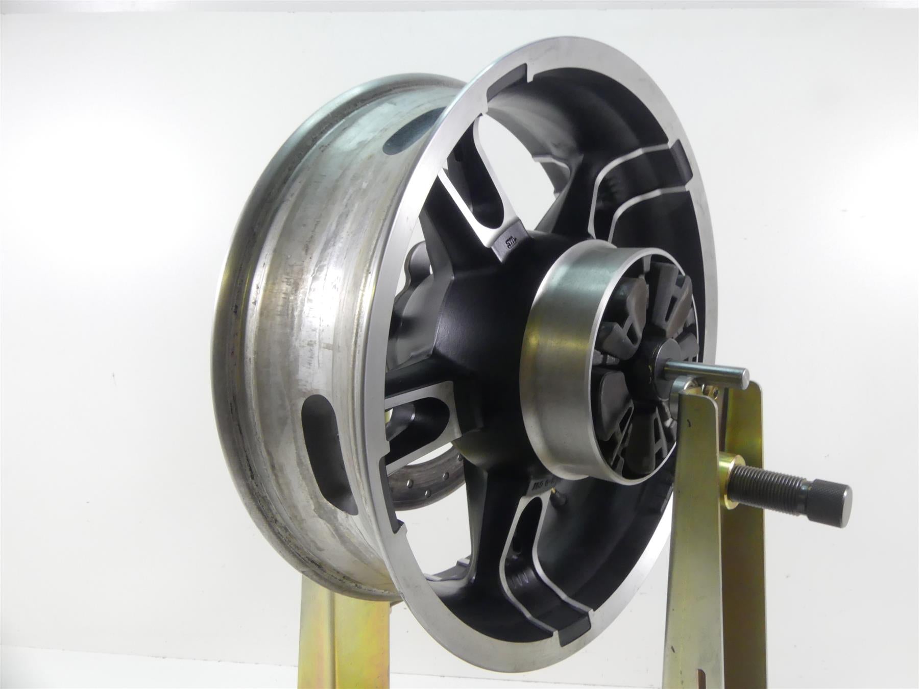 2014 Harley Touring FLHX Street Glide Straight Rear 16x5 Wheel Rim 40900033 {{ shop.shopifyCountryName }} - Mototech271
