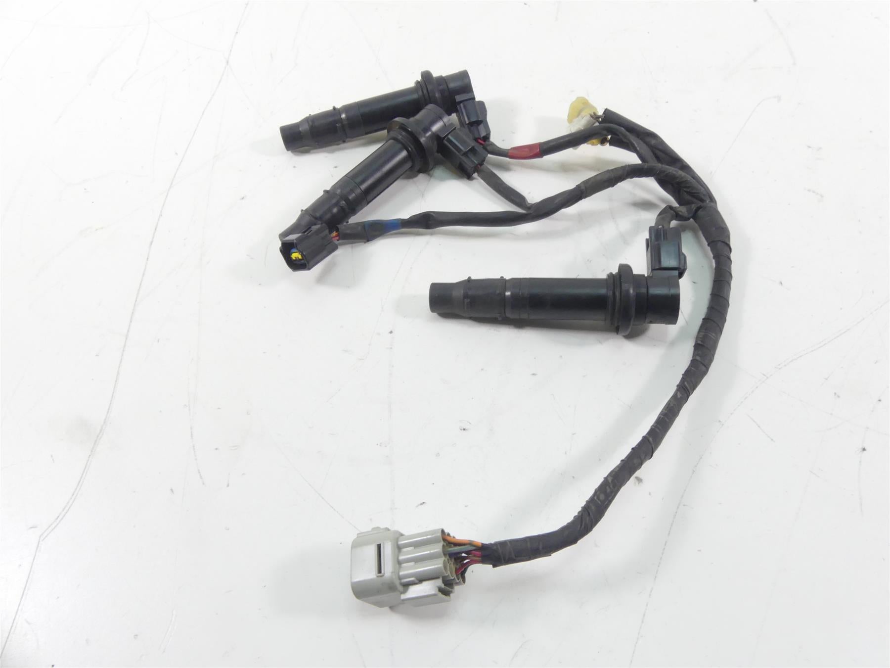 2007 Yamaha FZ1 Fazer 3 Ignition Coil & Wire Set -Read 5VY-82310-00-00 {{ shop.shopifyCountryName }} - Mototech271