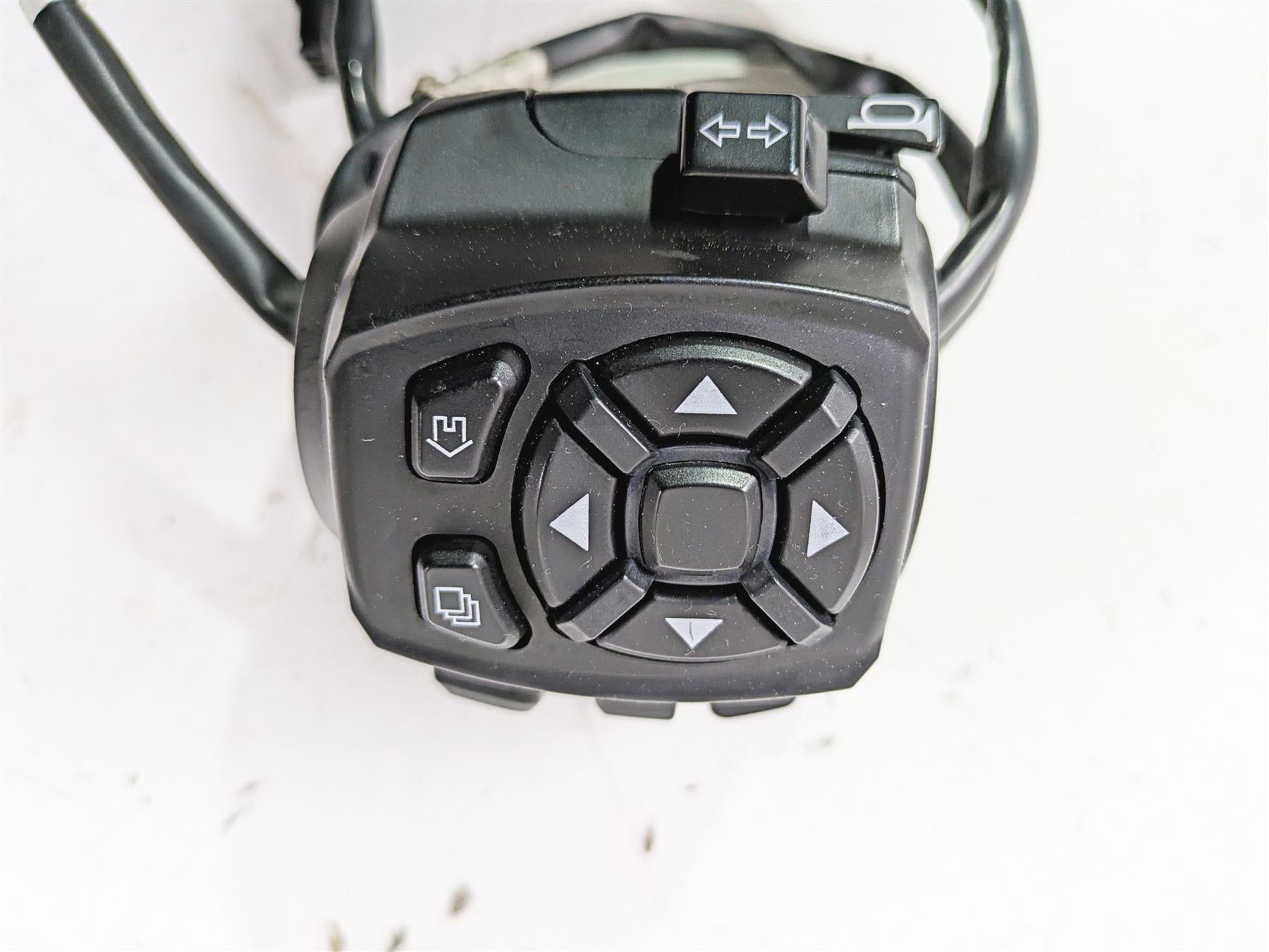 2022 Harley RA1250 S Pan America Left Hand Control Switch 71500522A {{ shop.shopifyCountryName }} - Mototech271