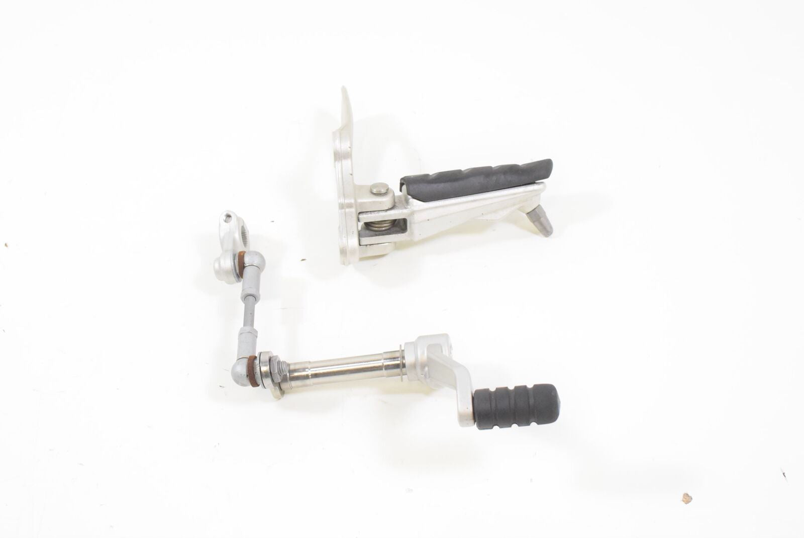 2014 BMW R1200R R1200 R K27 Front Right Footpeg Shifter Peg 46717728691 {{ shop.shopifyCountryName }} - Mototech271