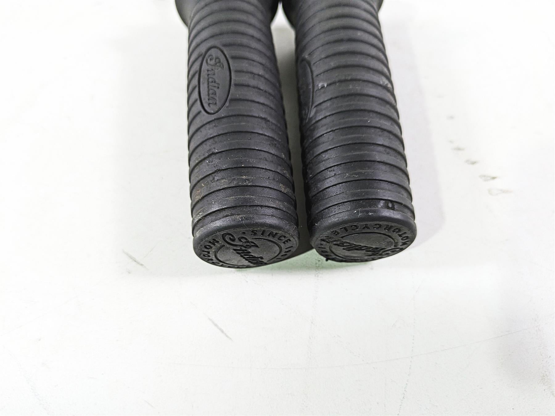2018 Indian Chieftain Dark Horse Heated Left Right Hand Grip Set 5416650 {{ shop.shopifyCountryName }} - Mototech271