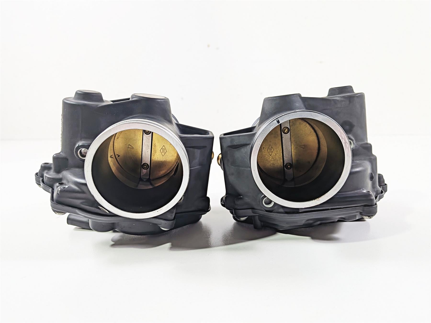 2023 BMW R nineT Scrambler K23 Throttle Body Bodies Set 13549457019 13549457020 {{ shop.shopifyCountryName }} - Mototech271