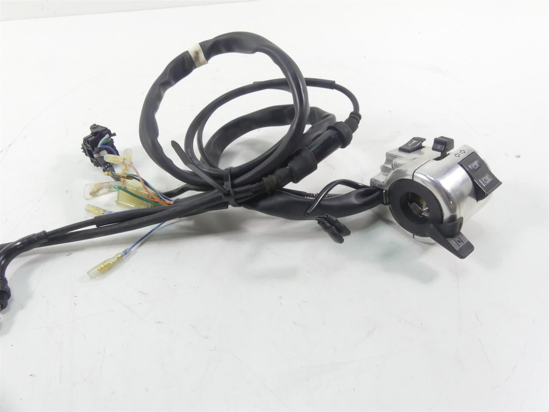 2007 Honda VT1100 C Shadow Spirit Left Hand Controls Switch 35020-MAH-A00 {{ shop.shopifyCountryName }} - Mototech271