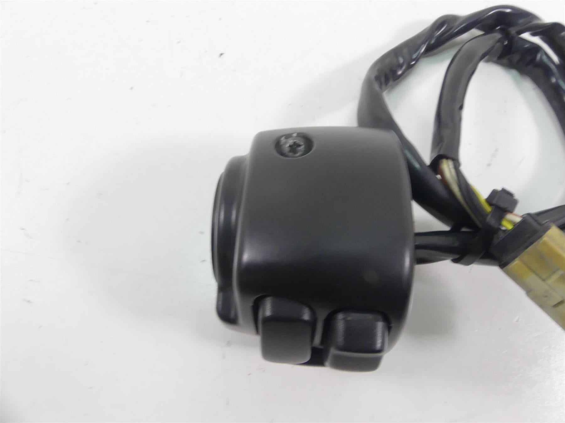 2009 Harley XR1200 Sportster Left Turn Signal Lights Control Switch 71682-06A {{ shop.shopifyCountryName }} - Mototech271
