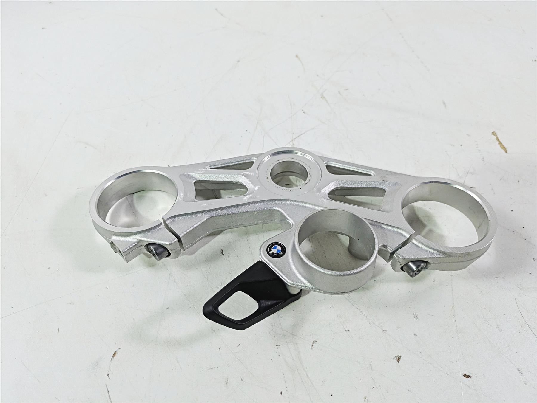 2016 BMW S1000RR K46 Upper Triple Tree Steering Clamp 31428549498 {{ shop.shopifyCountryName }} - Mototech271