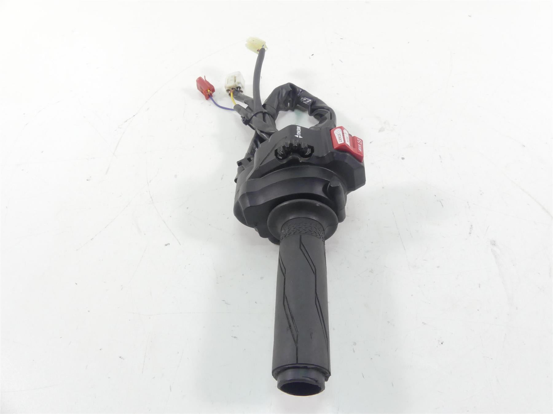 2022 Yamaha MT09 FZ09 Right Control Switch & Throttle Set - Read B7N-26240-00-00 {{ shop.shopifyCountryName }} - Mototech271