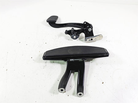 2019 Harley FLHCS Softail Heritage Front Right Floorboard + Brake Pedal 50600206 {{ shop.shopifyCountryName }} - Mototech271