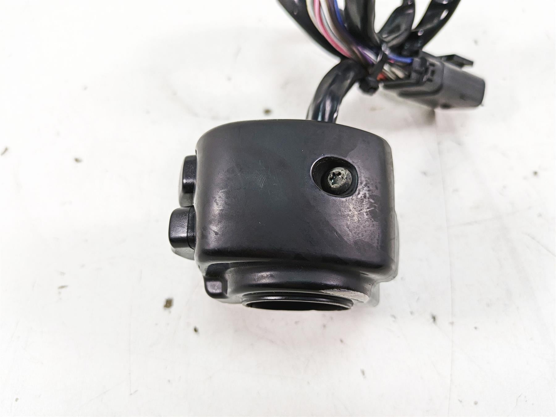 2008 Harley FLHTCU Electra Glide Right Hand Cruise Control Switch 71684-06A {{ shop.shopifyCountryName }} - Mototech271