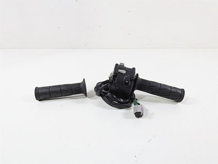 2022 Kawasaki ZX10R ZX1000 Ninja Right Hand Start Control Switch 46091-0585 {{ shop.shopifyCountryName }} - Mototech271