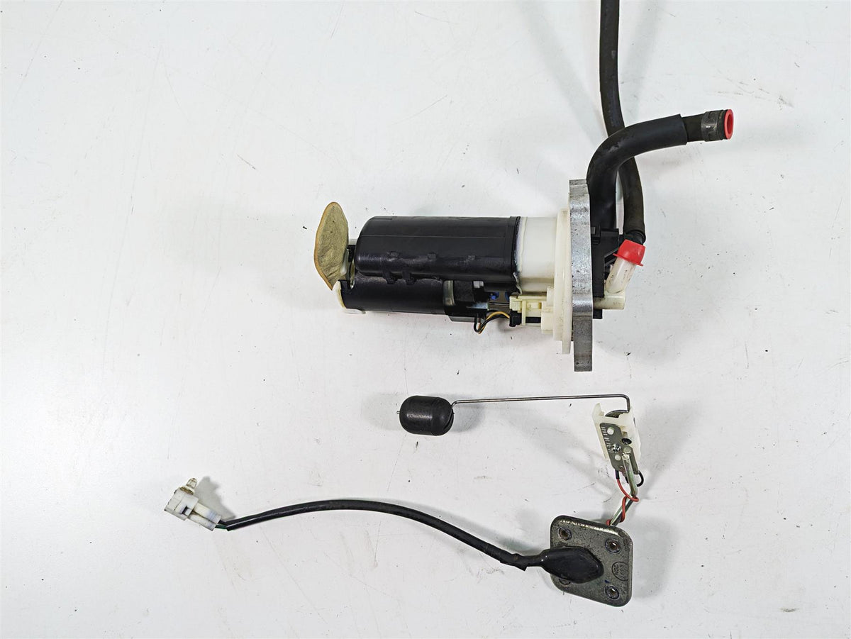 2009 Yamaha XV1900 Raider Fuel Gas Petrol Pump & Sender D7-13907-00-00 {{ shop.shopifyCountryName }} - Mototech271