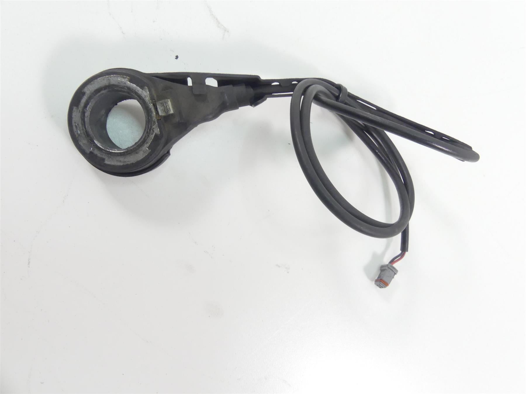 2019 Harley Softail FLSB Sport Glide Abs Front Rear Wheel Speed Sensors 41100080 {{ shop.shopifyCountryName }} - Mototech271