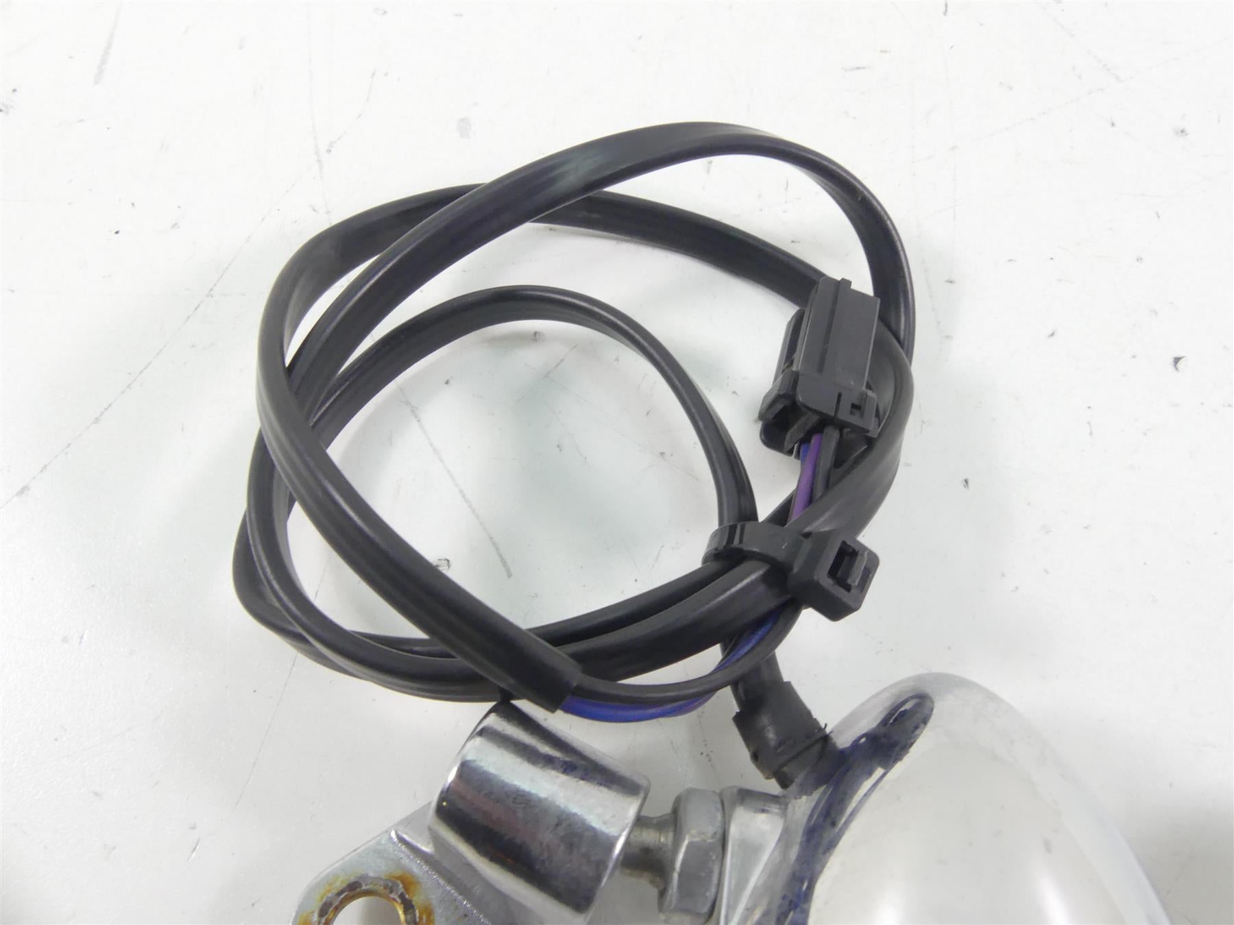 2015 Harley FLD Dyna Switchback Front Turn Signal Blinker Set 68972-00 {{ shop.shopifyCountryName }} - Mototech271