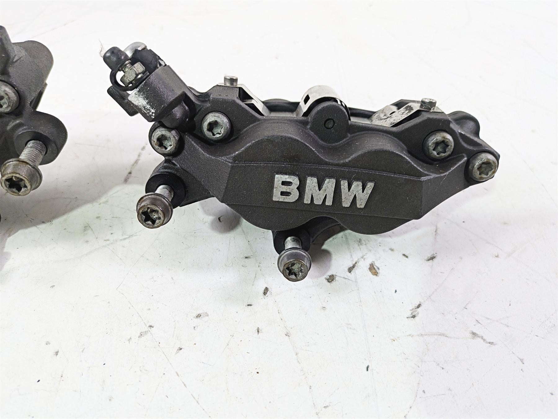 2015 BMW K1600 GT K48 Front Brake Caliper Set Tokico 34117726766 34117728943 {{ shop.shopifyCountryName }} - Mototech271