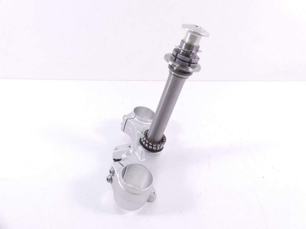 2020 BMW F900 R F900R K83 Lower Triple Tree Steering Clamp Yoke 8404206 {{ shop.shopifyCountryName }} - Mototech271