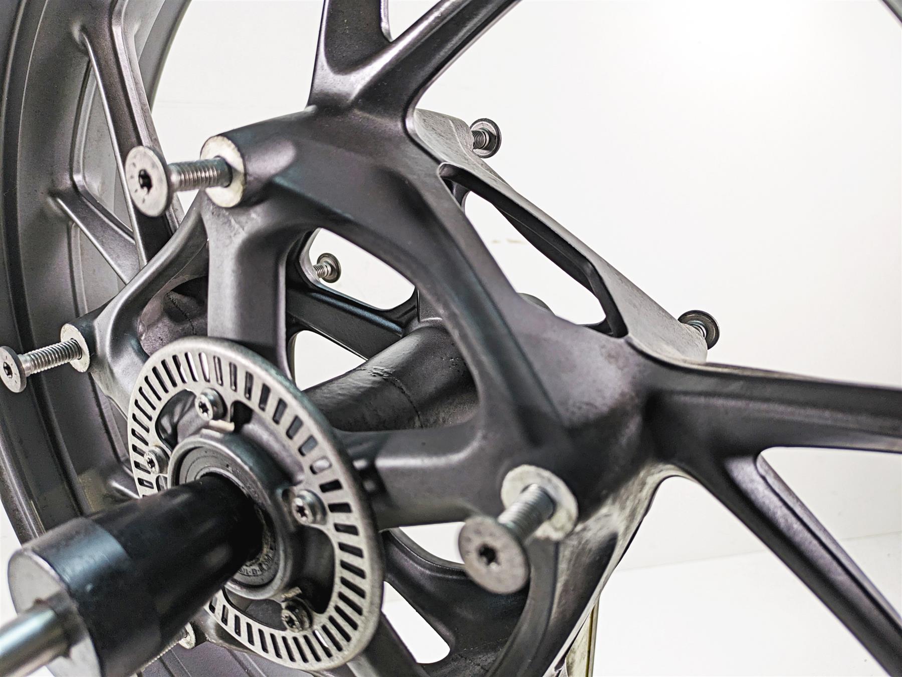 2016 BMW R1200R K53 Straight 17x3.5 Front Wheel Rim 36318556328 {{ shop.shopifyCountryName }} - Mototech271