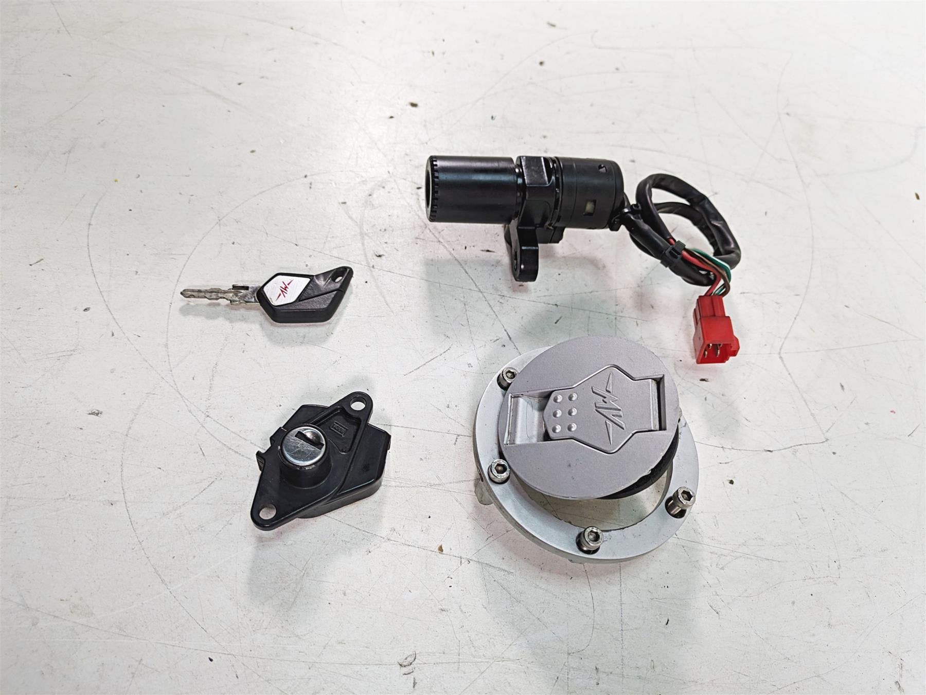 2013 MV Agusta F3 675 ERA Ignition Switch Key Lock Fuel Cap Set 8A00B5210 {{ shop.shopifyCountryName }} - Mototech271