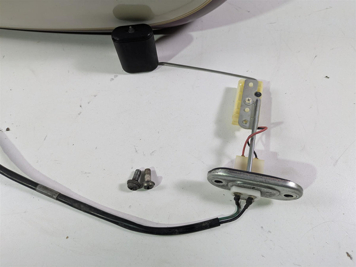1999 Yamaha XV1600 Road Star Fuel Gas Tank + Petcock & Sender -Dent 4WM-Y2410-31 {{ shop.shopifyCountryName }} - Mototech271