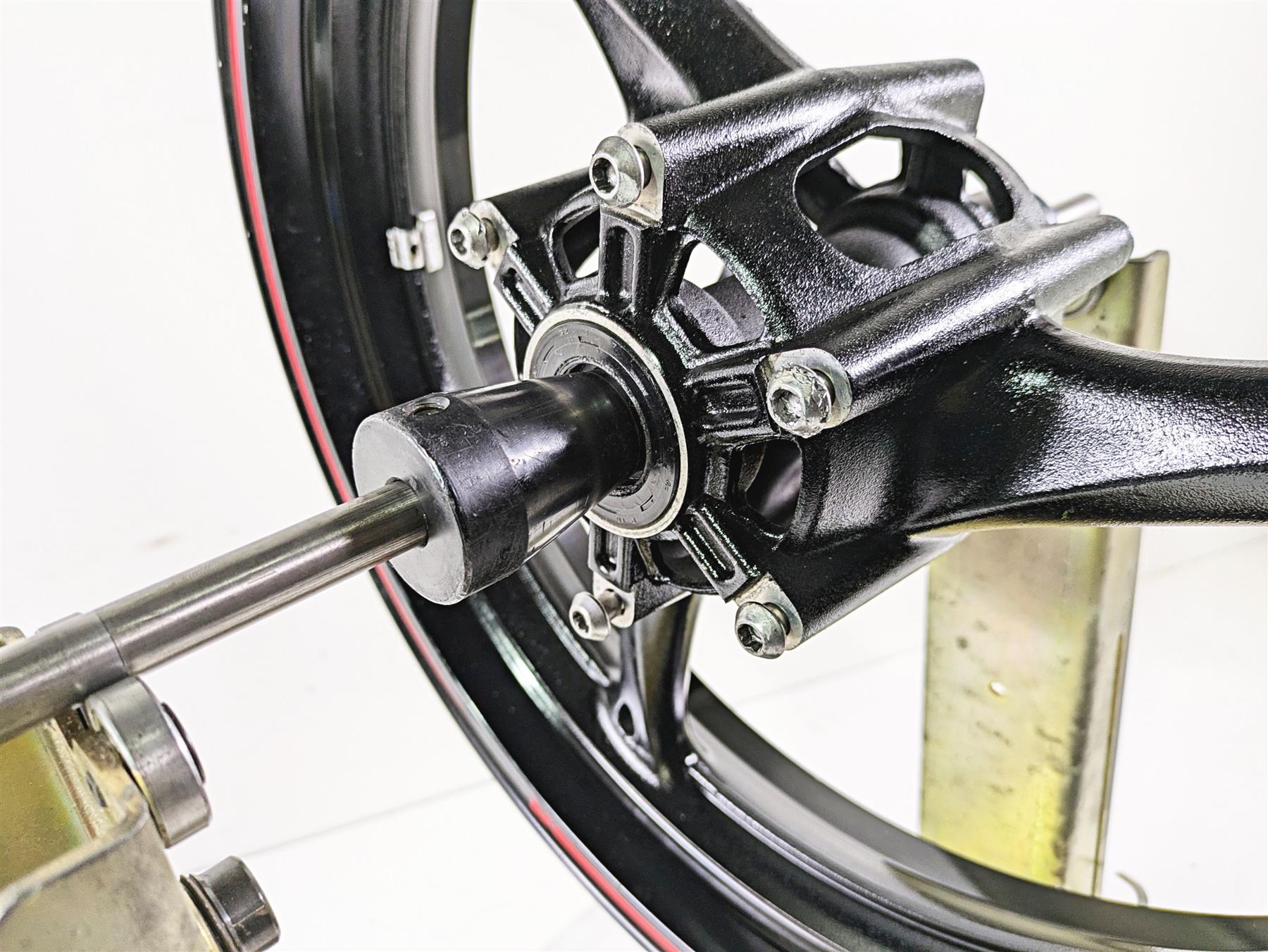 2016 Suzuki GSXR1000 Straight 17x3.5 Front Wheel Rim 54111-37H00-019 {{ shop.shopifyCountryName }} - Mototech271