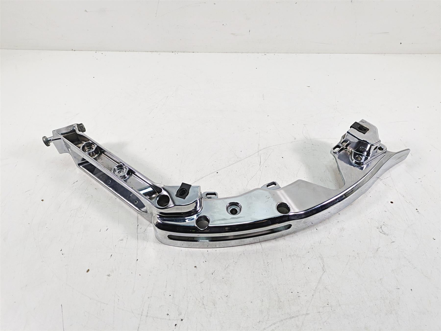 2014 Harley Touring FLHTK Electra Glide Left Saddlebag Support Mount 90200503 {{ shop.shopifyCountryName }} - Mototech271