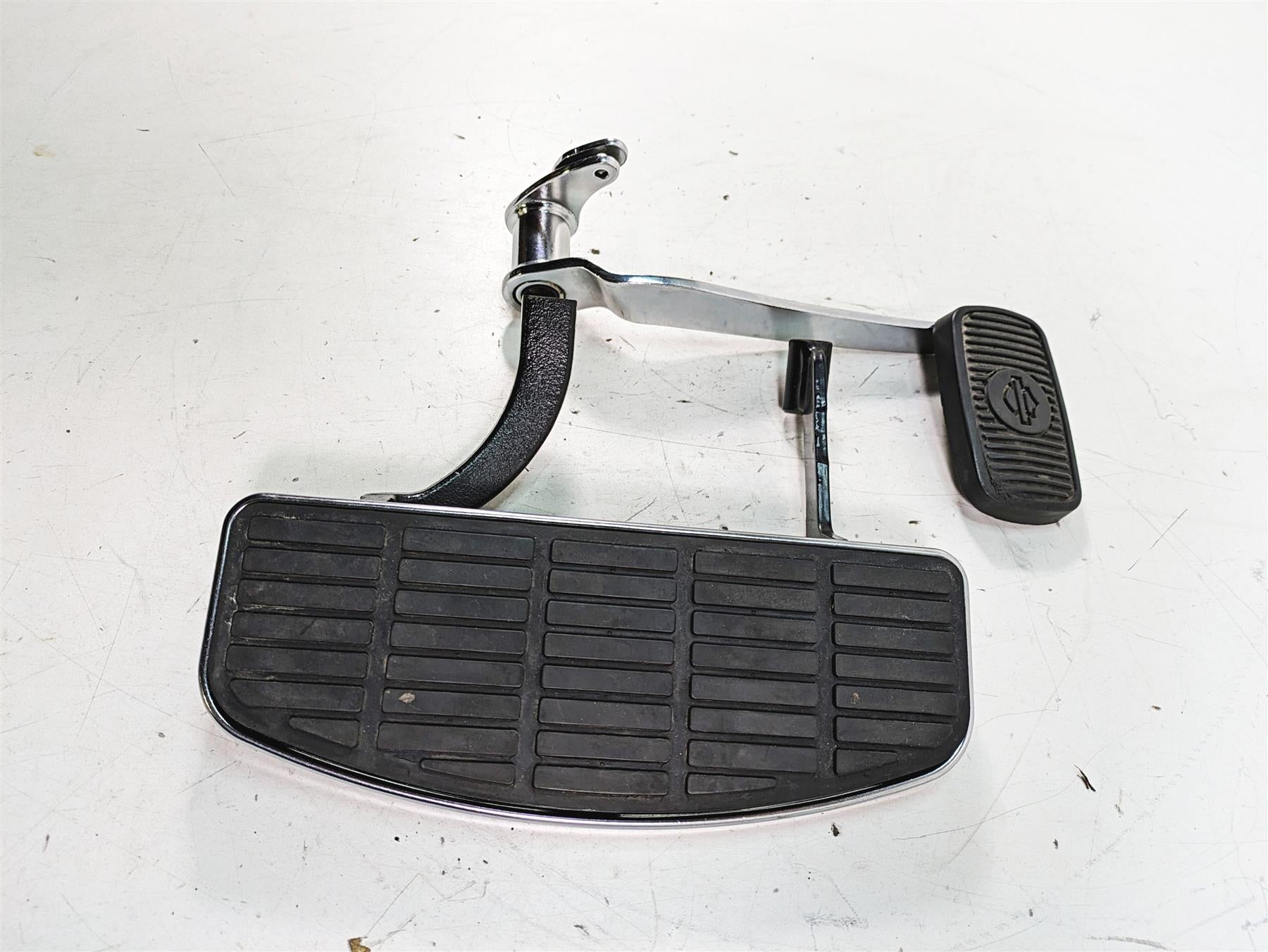 2008 Harley FLHTCU Electra Glide Right Floorboard Footpeg + Brake Lever 50518-83 {{ shop.shopifyCountryName }} - Mototech271