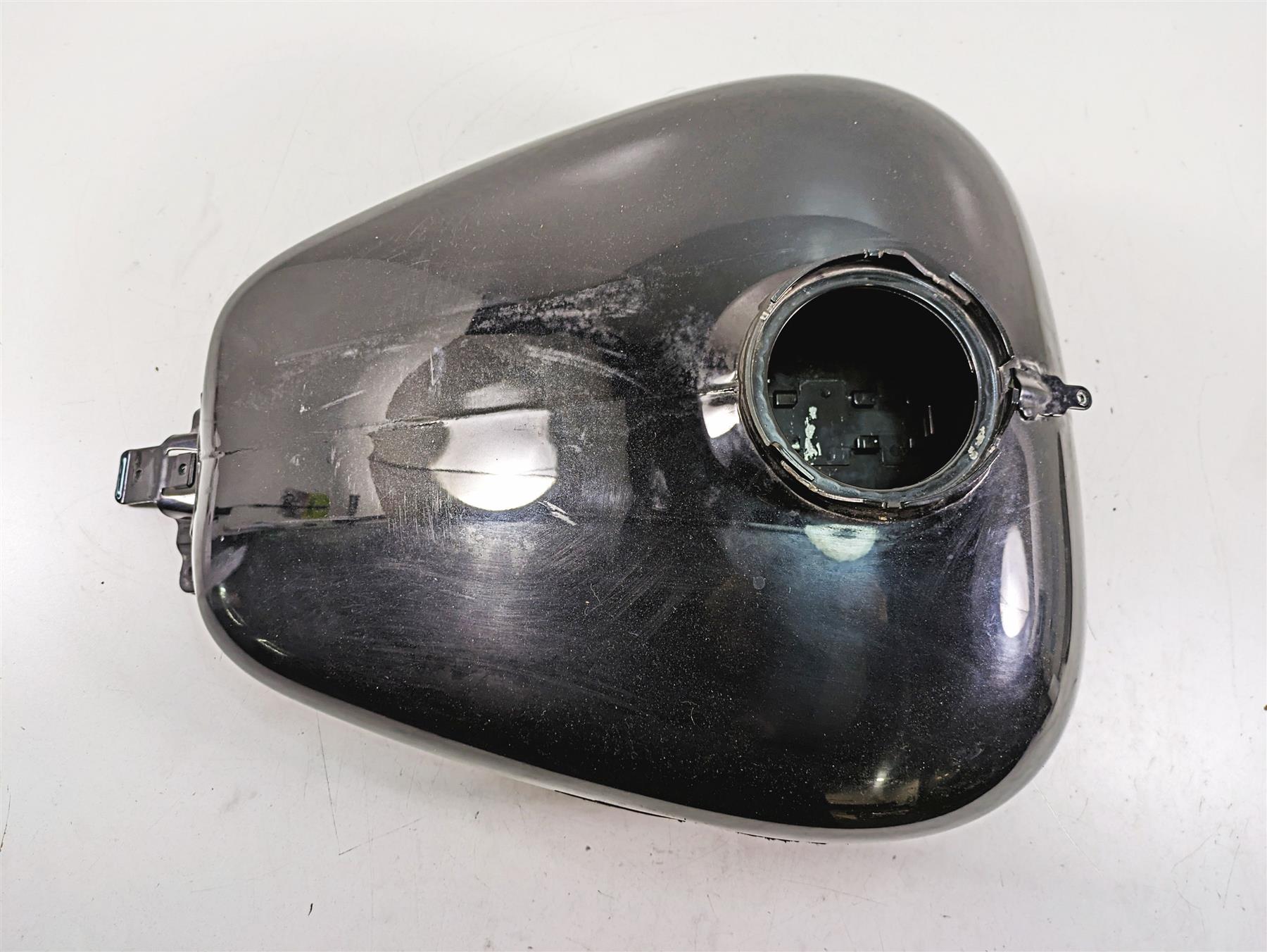 2013 Harley Touring FLHX Street Glide Fuel Gas Petrol Tank - Dented 61356-08 {{ shop.shopifyCountryName }} - Mototech271