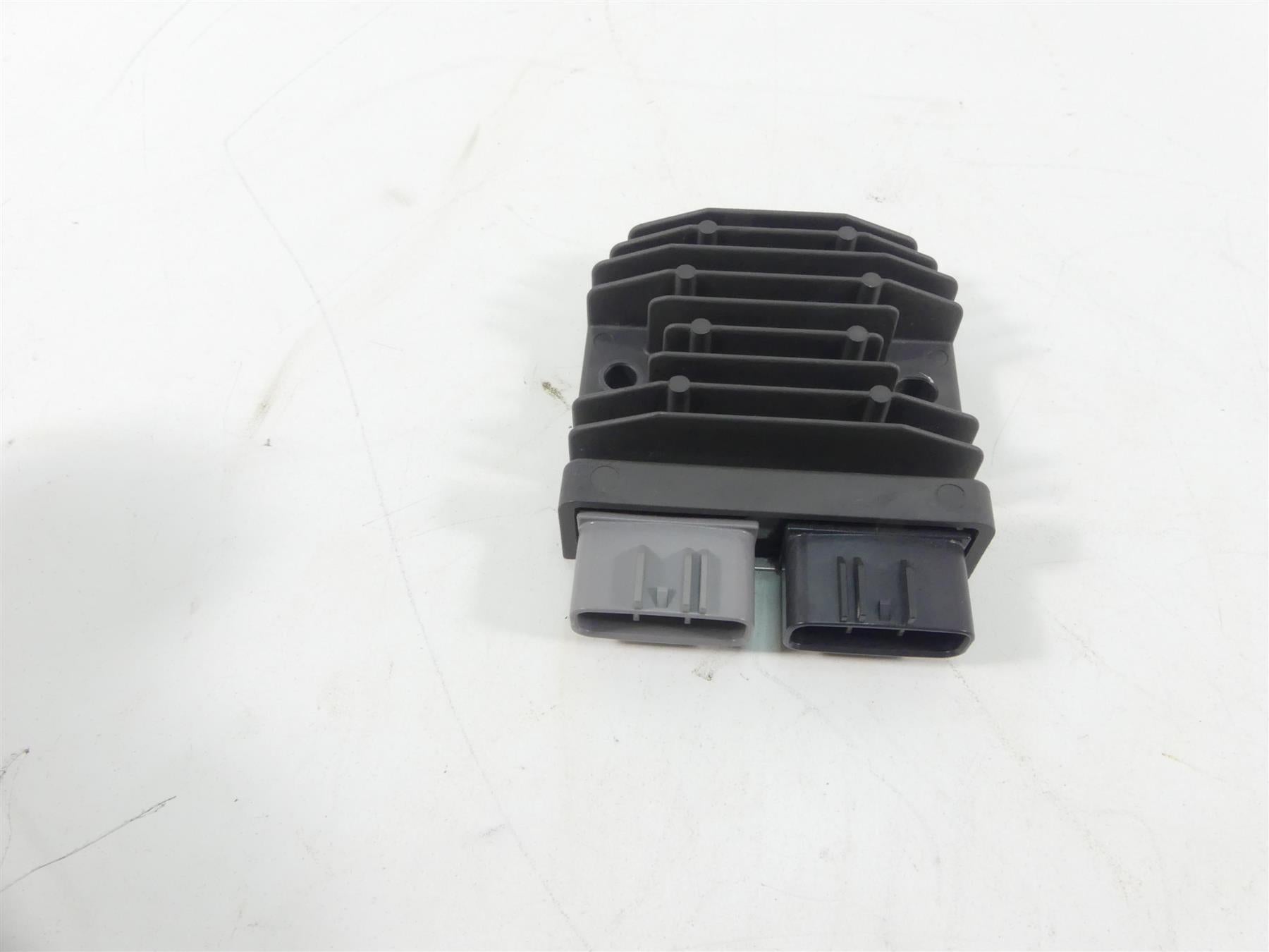 2018 Ducati Panigale 1100 V4 S Rectifier Voltage Regulator 54040301B FH020AA {{ shop.shopifyCountryName }} - Mototech271