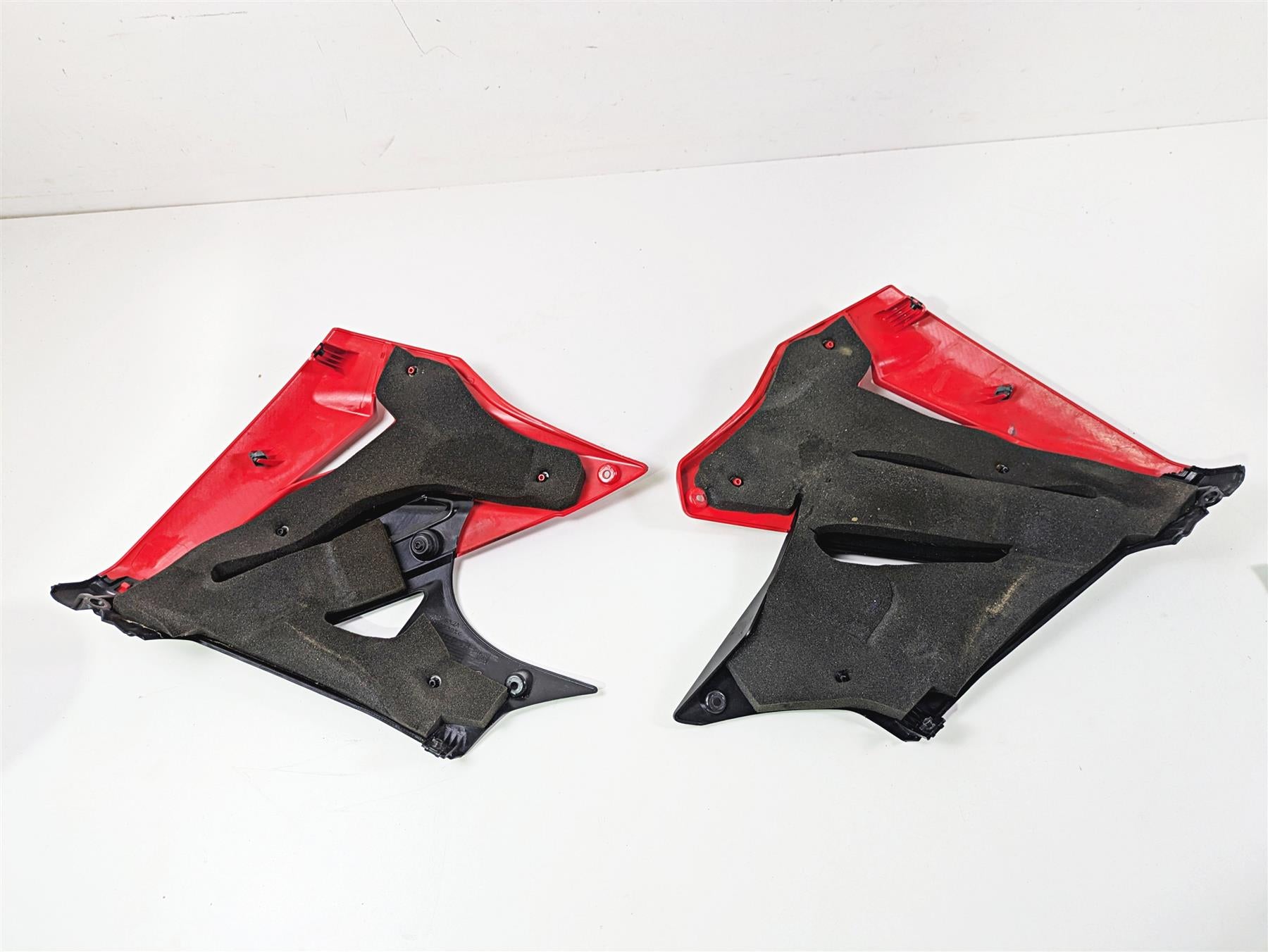 2022 Ducati Streetfighter V2 Tank Side Cover Fairing Set 4801C531A 4801C541A {{ shop.shopifyCountryName }} - Mototech271