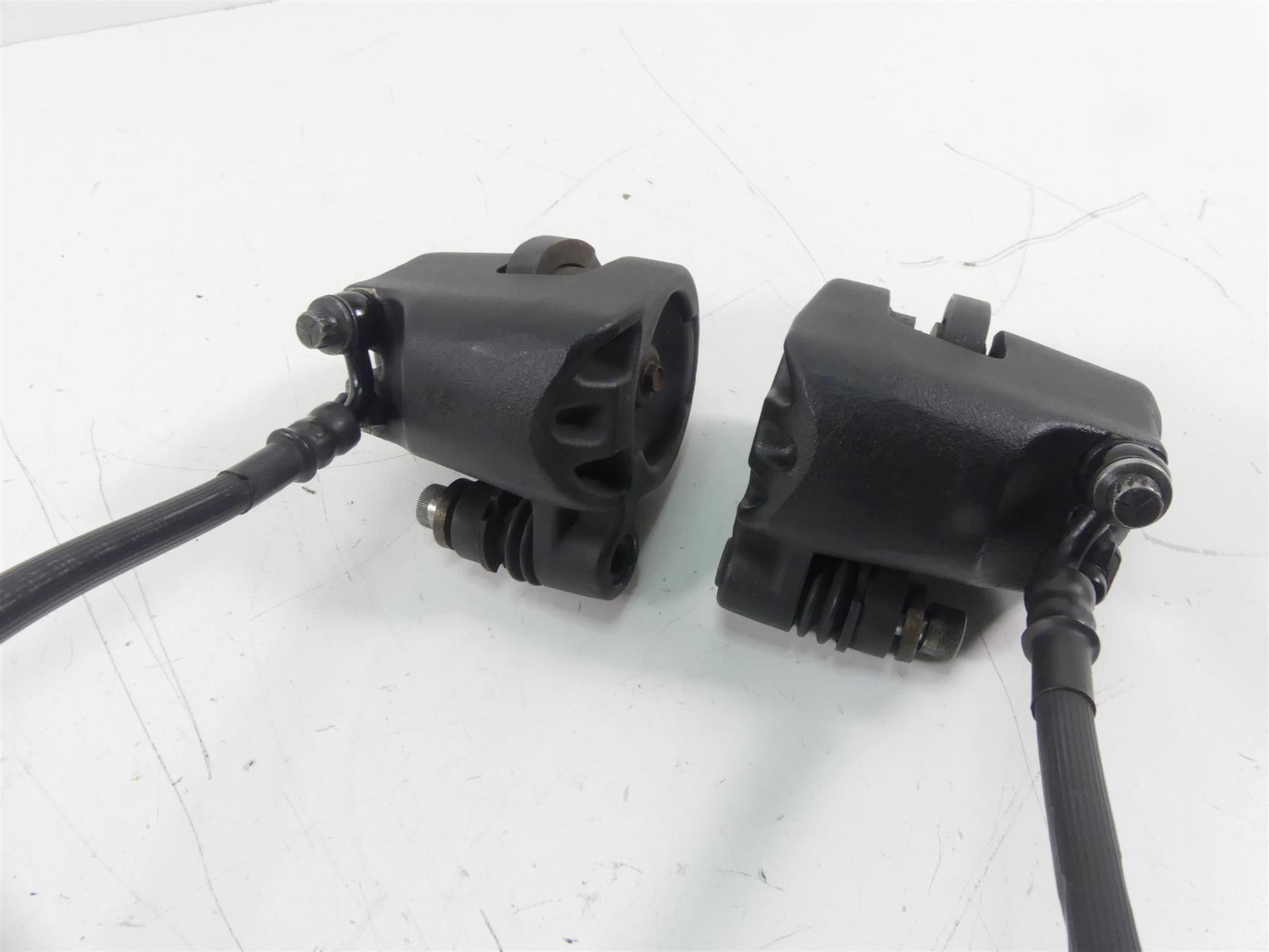 1998 Harley Touring FLHTC Electra Glide Front Brake Caliper Set 44046-84 {{ shop.shopifyCountryName }} - Mototech271