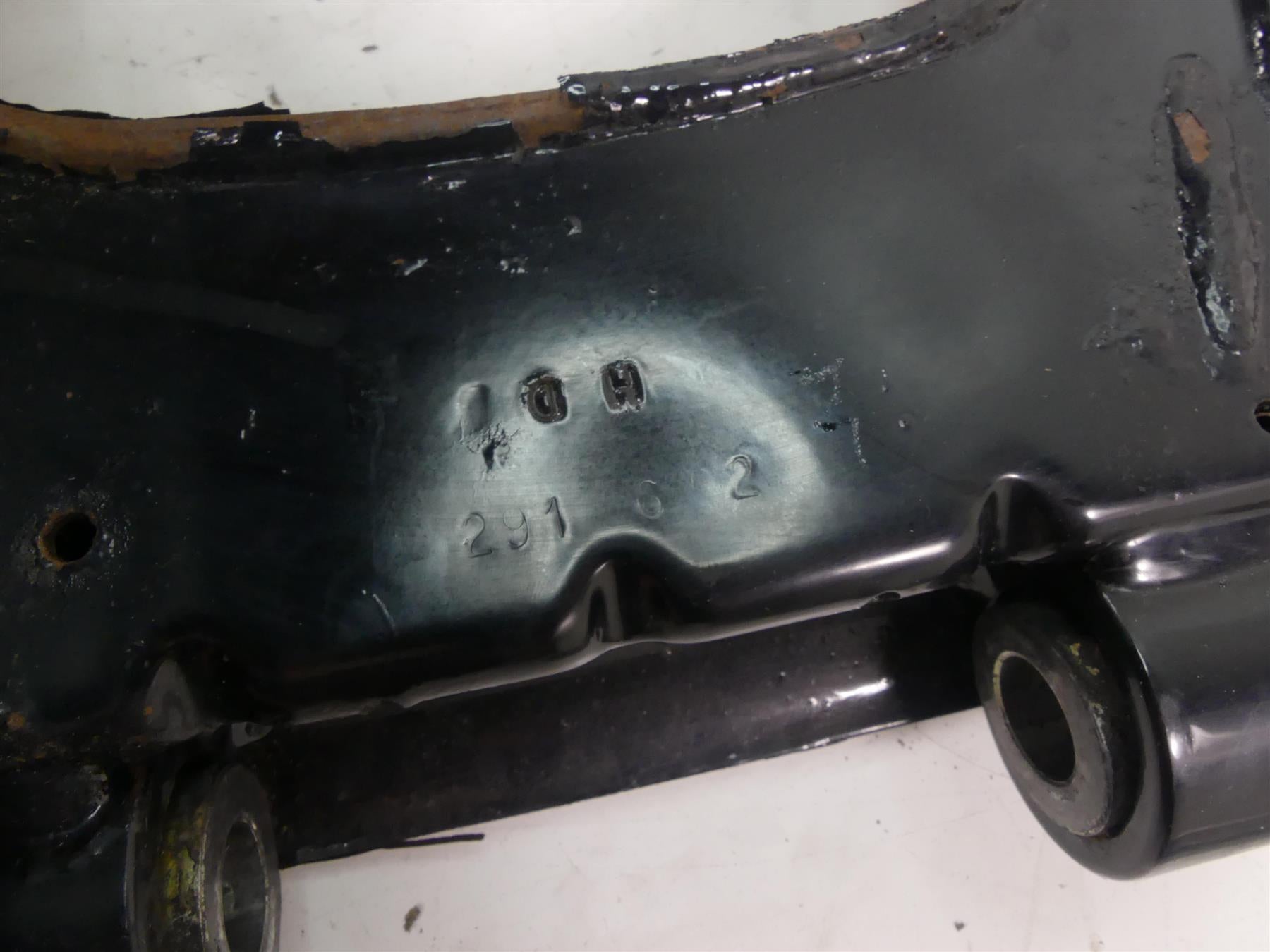 2007 Harley FLHTCU SE2 CVO Electra Glide Swing Arm Swingarm & 1" Axle 47549-02A {{ shop.shopifyCountryName }} - Mototech271