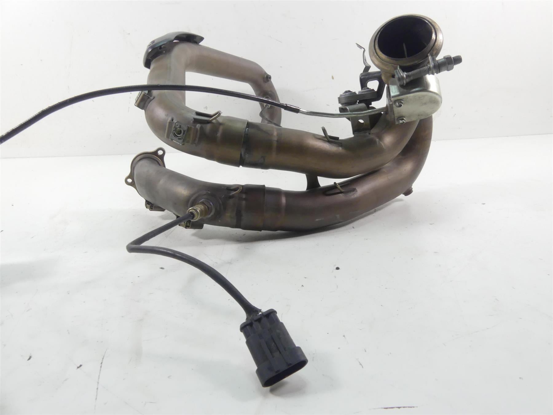 2018 Ducati Hypermotard 939 SP Oem Stock Exhaust Header & Servo Motor 570P3342B {{ shop.shopifyCountryName }} - Mototech271