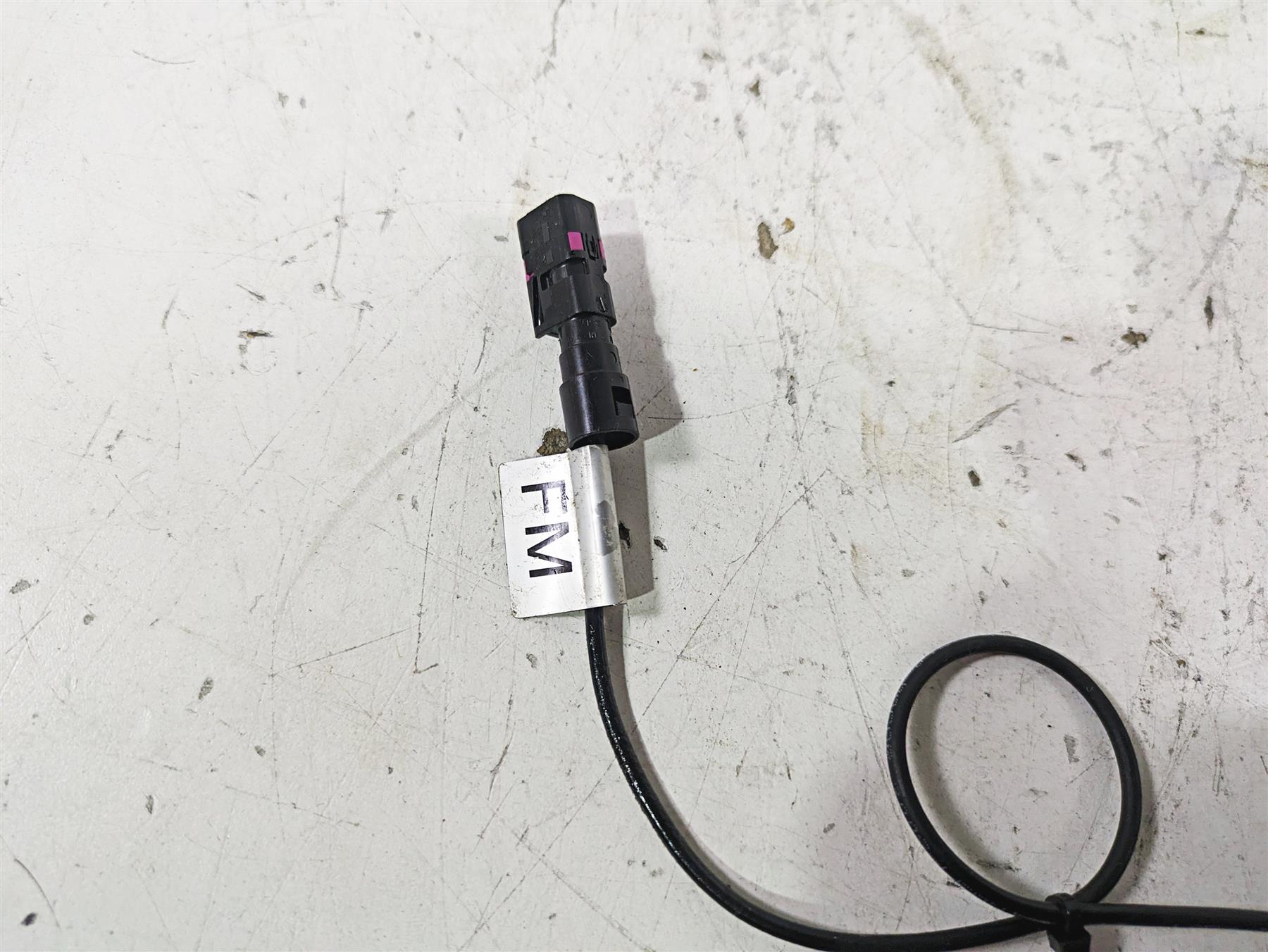 2022 BMW R1250 RT K052 FM Radio Antenna 65218406331 8406331 {{ shop.shopifyCountryName }} - Mototech271