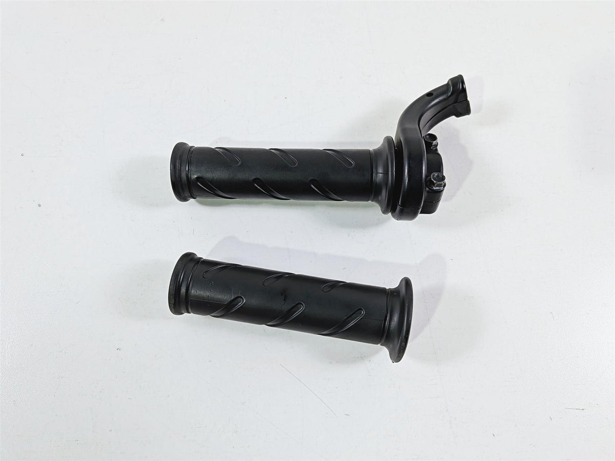 2011 Ducati Streetfighter 1098 S Throttle Handle & Grip Set 65420161A {{ shop.shopifyCountryName }} - Mototech271