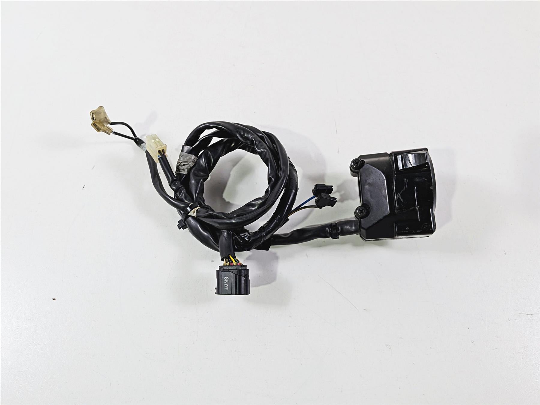 2016 Yamaha YZF R1 RN32 Left Hand Control Switch 2CR-83969-00-00 {{ shop.shopifyCountryName }} - Mototech271