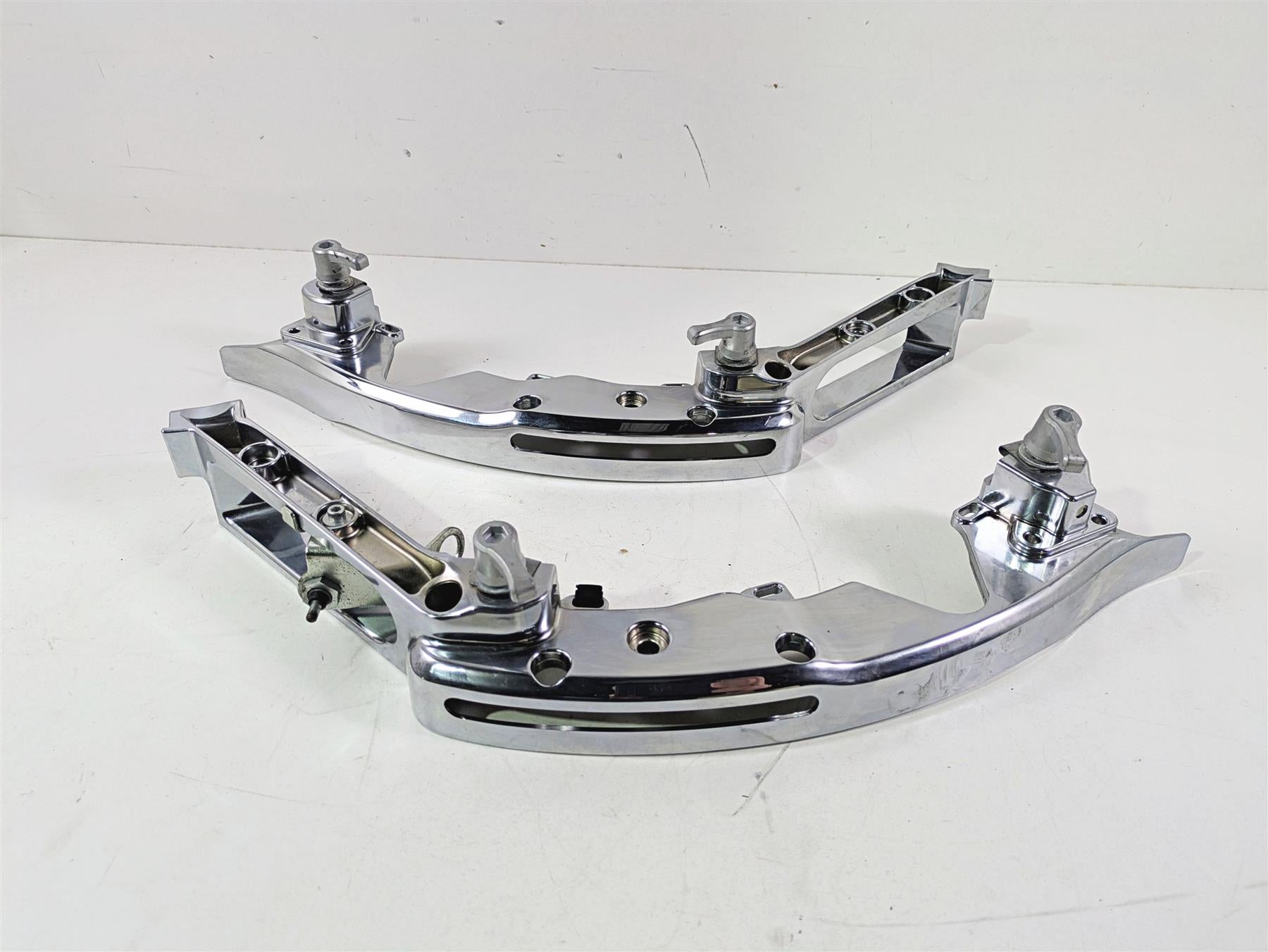 2021 Harley Touring FLTRX Road Glide Saddlebag Rack Holder Carrier Set 90200499 {{ shop.shopifyCountryName }} - Mototech271