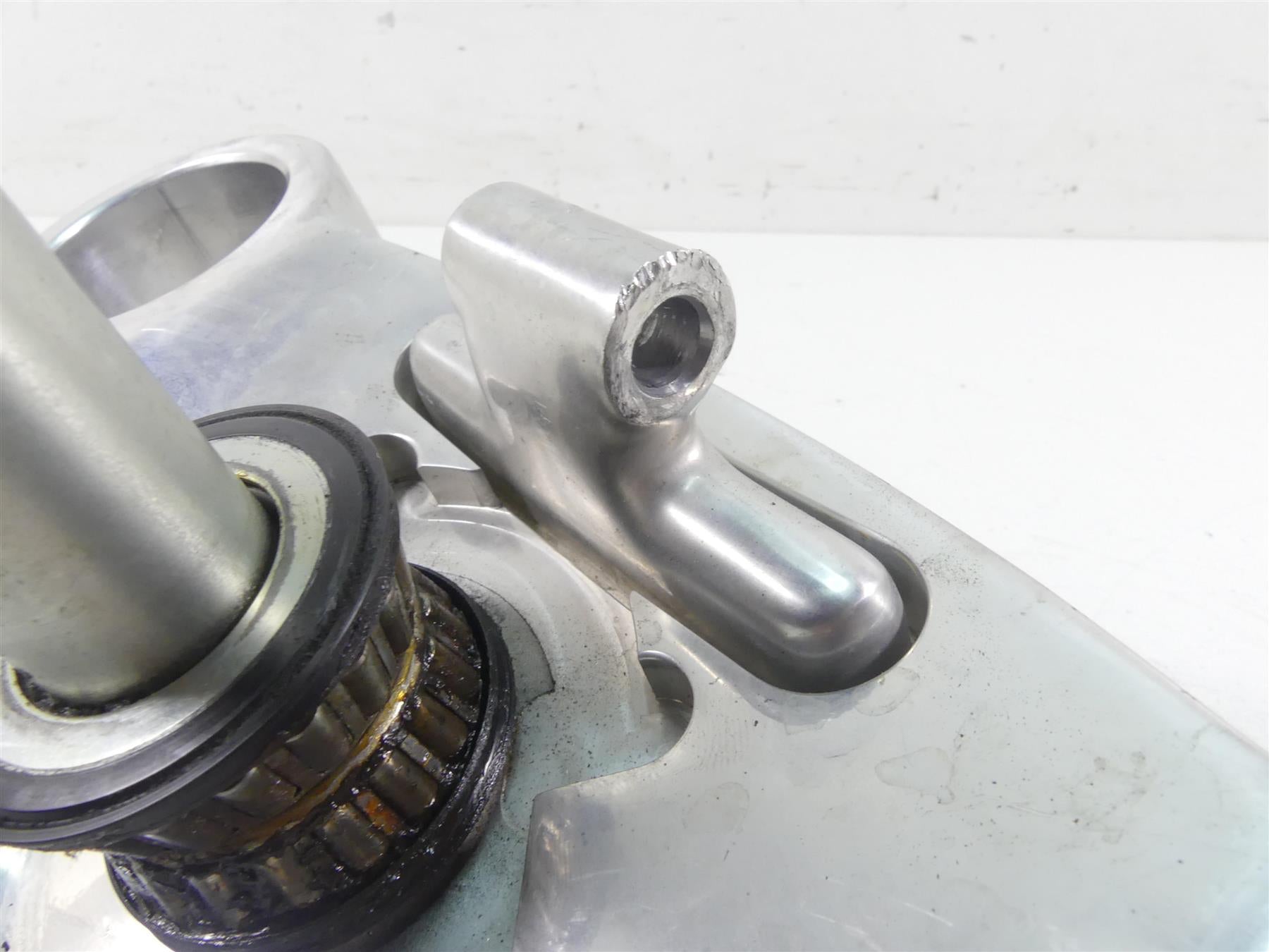 2021 Harley Softail FLSB Sport Glide Lower Triple Tree Clamp - Read 45900187 {{ shop.shopifyCountryName }} - Mototech271