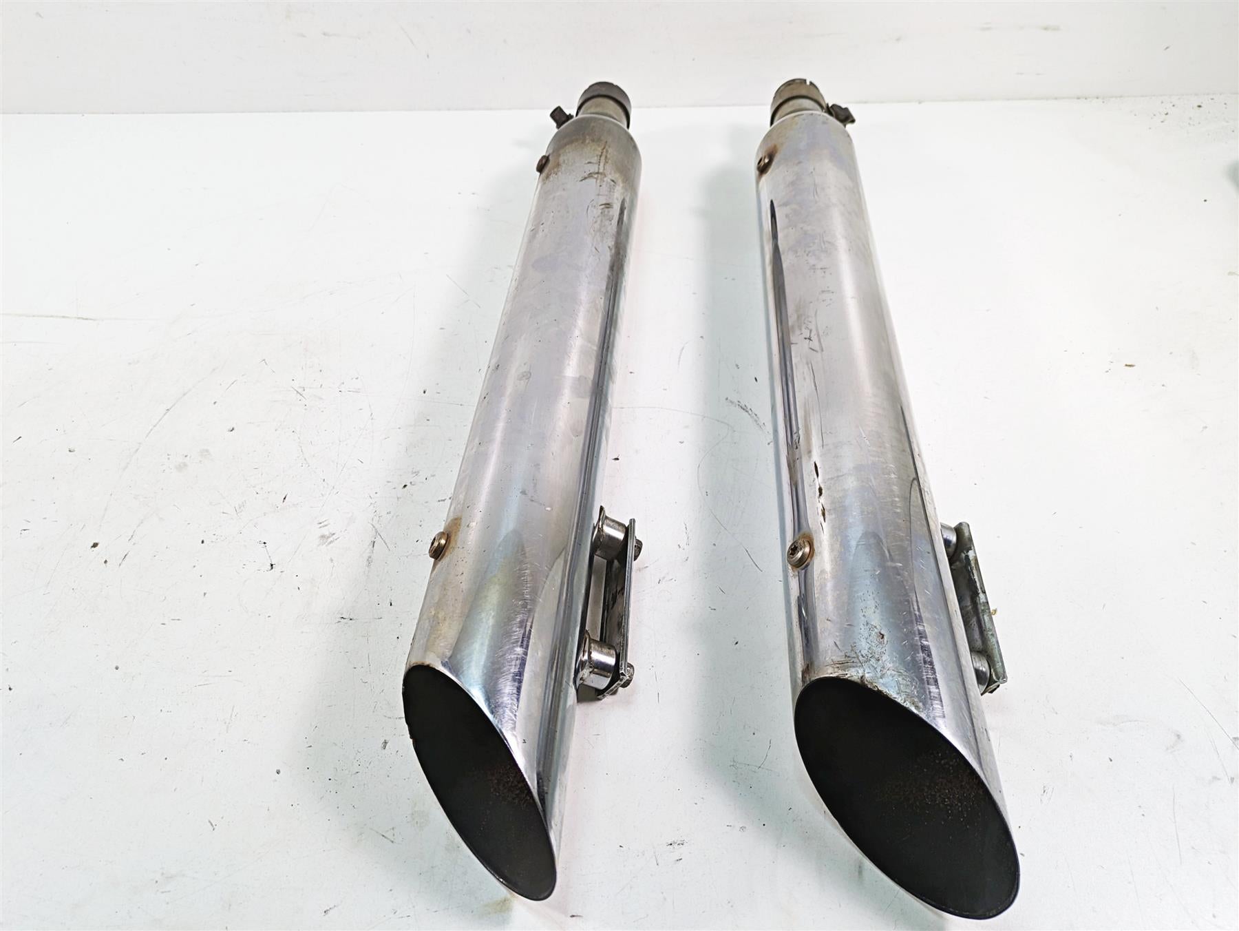 2011 Harley Touring FLHR Road King Aftermarket 3.5" Slash Cut Exhaust Pipe Mufflers {{ shop.shopifyCountryName }} - Mototech271