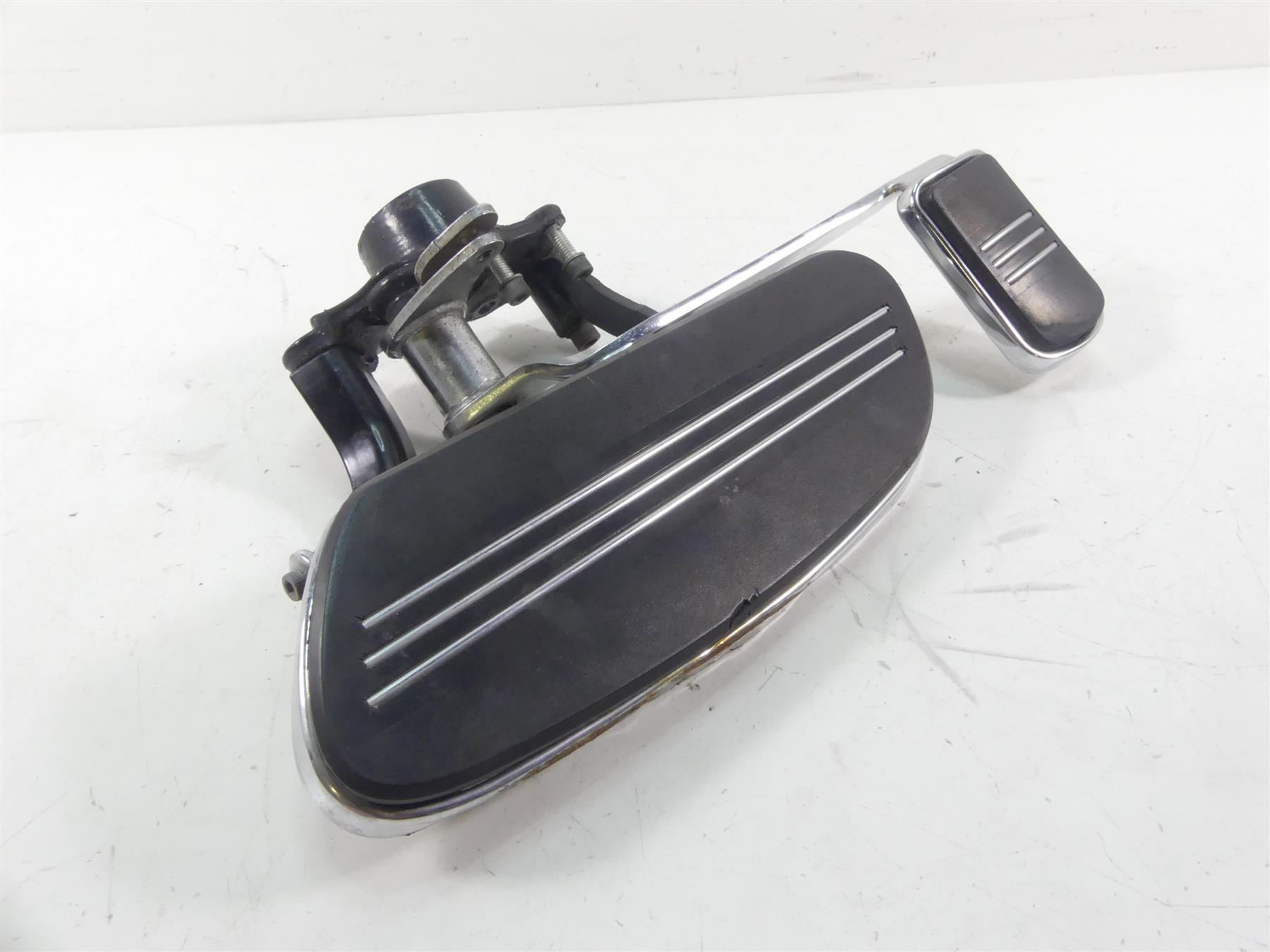 2011 Harley Touring FLTRX Road Glide Front Right Rider Floor Board 50683-04 {{ shop.shopifyCountryName }} - Mototech271