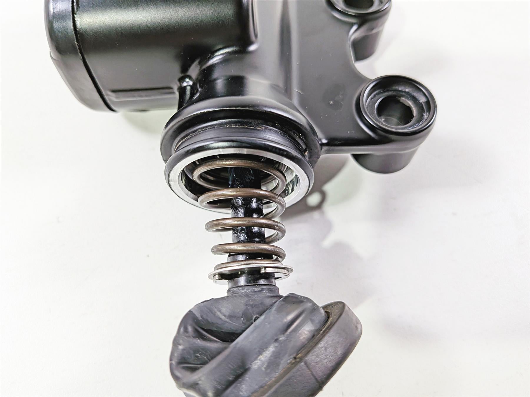 2014 Harley Touring FLHTK Electra Glide Rear Brake Master Cylinder 41700028A-Mototech271