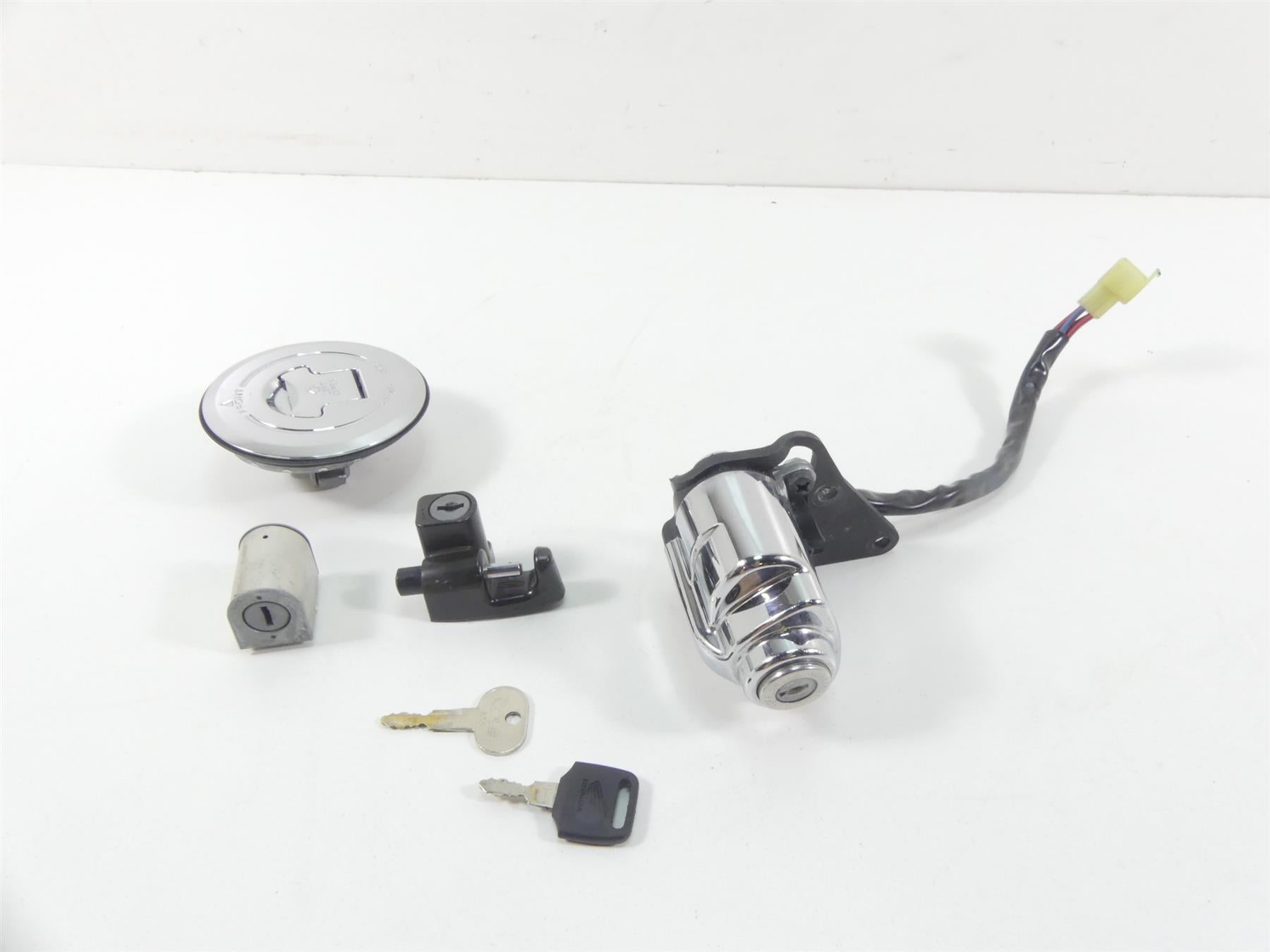 2007 Honda VTX1800 T1 Ignition Switch Key Lock Tank Cap Lid Set 35010-MCV-A20