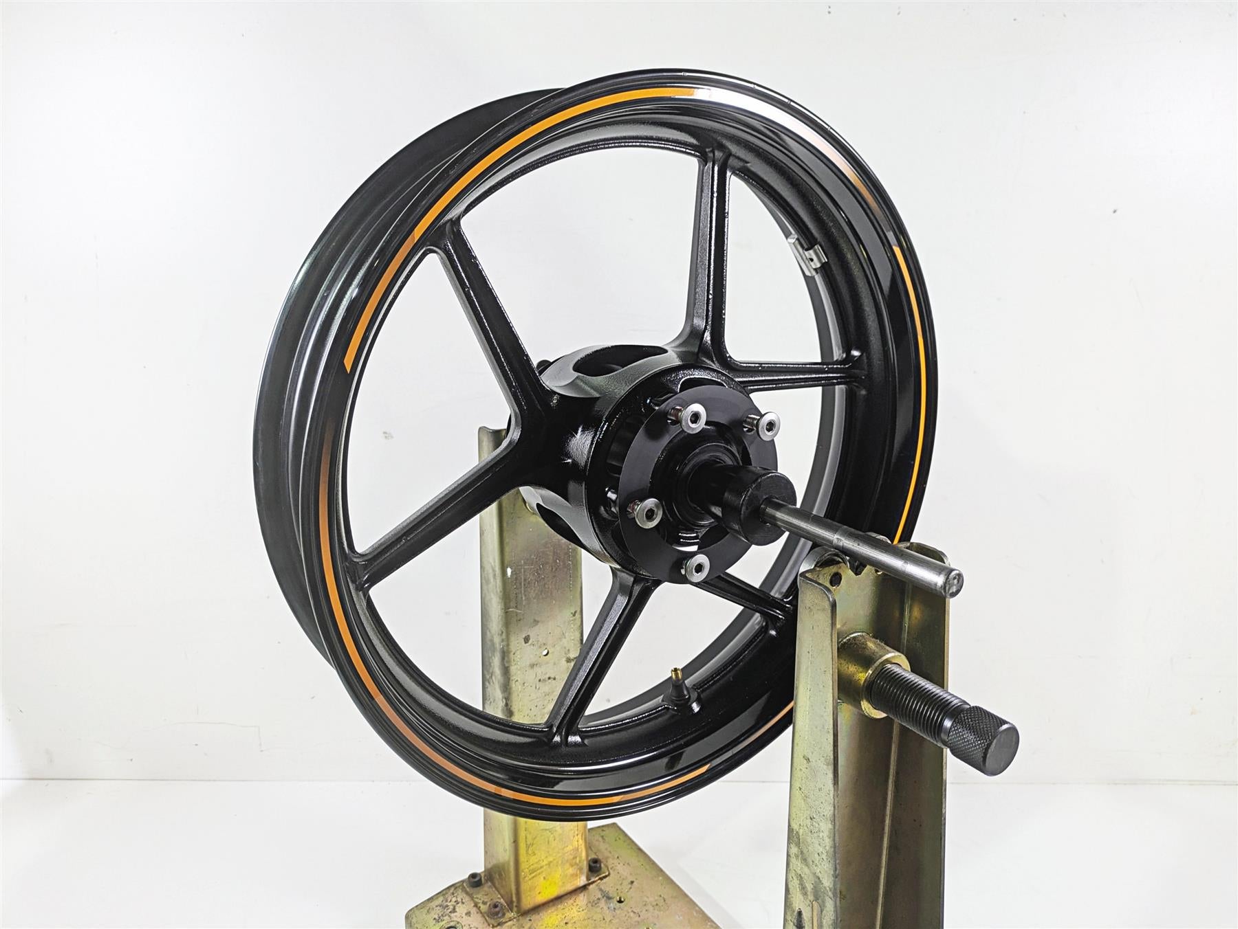 2020 Kawasaki ZX6R ZX636 Ninja Front Wheel Rim Strgt 17x3.5 Enkei 41073-0728-18F {{ shop.shopifyCountryName }} - Mototech271