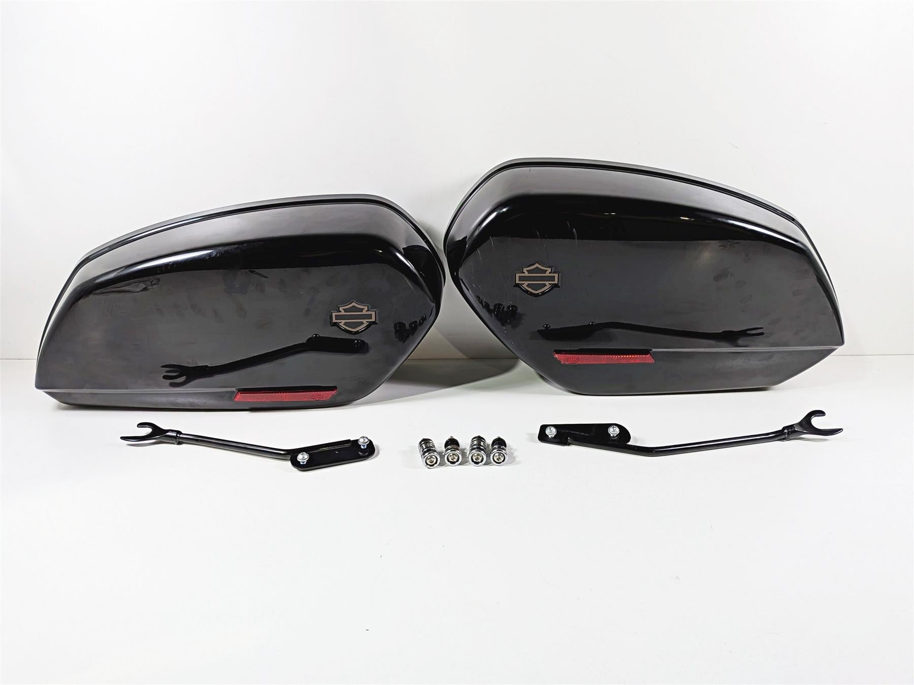 2024 Harley Softail FXLRST Low Rider Left Right Saddlebags & Mounts Set 90202264 {{ shop.shopifyCountryName }} - Mototech271
