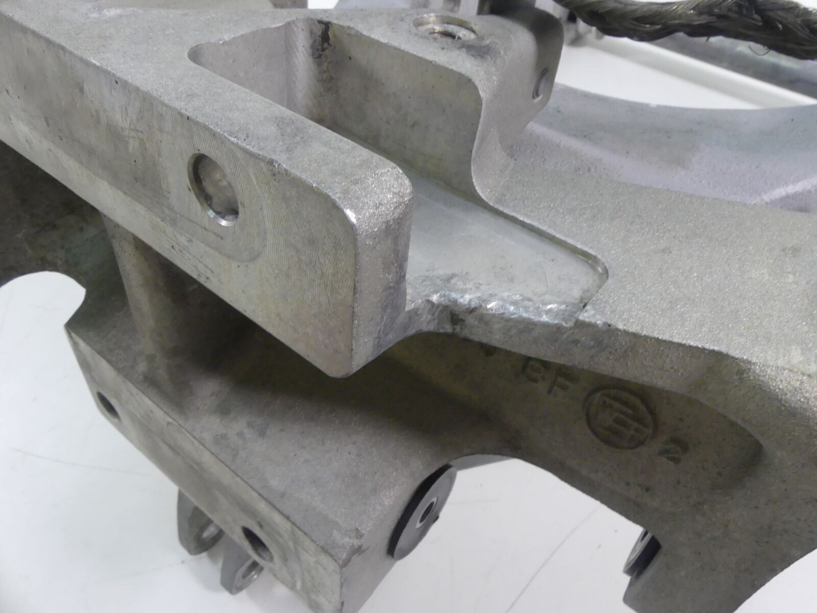 1999 Buell X1 Lightning Swingarm Rear Swing Arm Suspension + Motor Mount K0100. {{ shop.shopifyCountryName }} - Mototech271