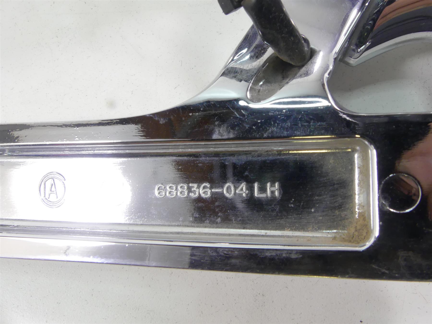 2004 Harley FLHTC SE CVO Electra Glide Front Spot Light Blinker Set 68836-04 {{ shop.shopifyCountryName }} - Mototech271