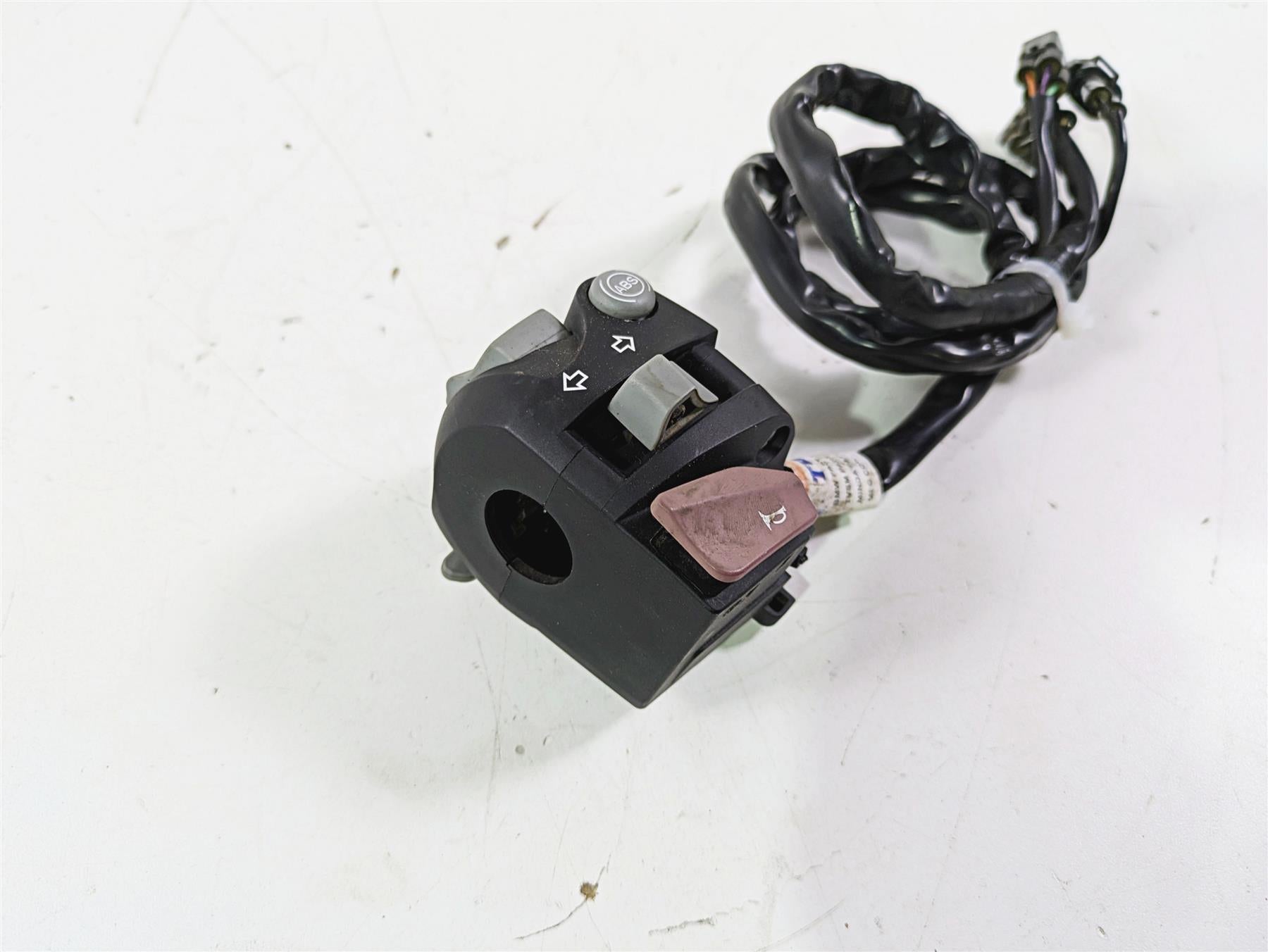 2019 BMW G310GS K02 Left Hand Turn Signal Abs Control Switch 61318569835 {{ shop.shopifyCountryName }} - Mototech271